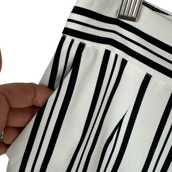 Boston Proper Trouser Pants Womens Size 4 Striped Side Slit Black White Office - Picture 4 of 8
